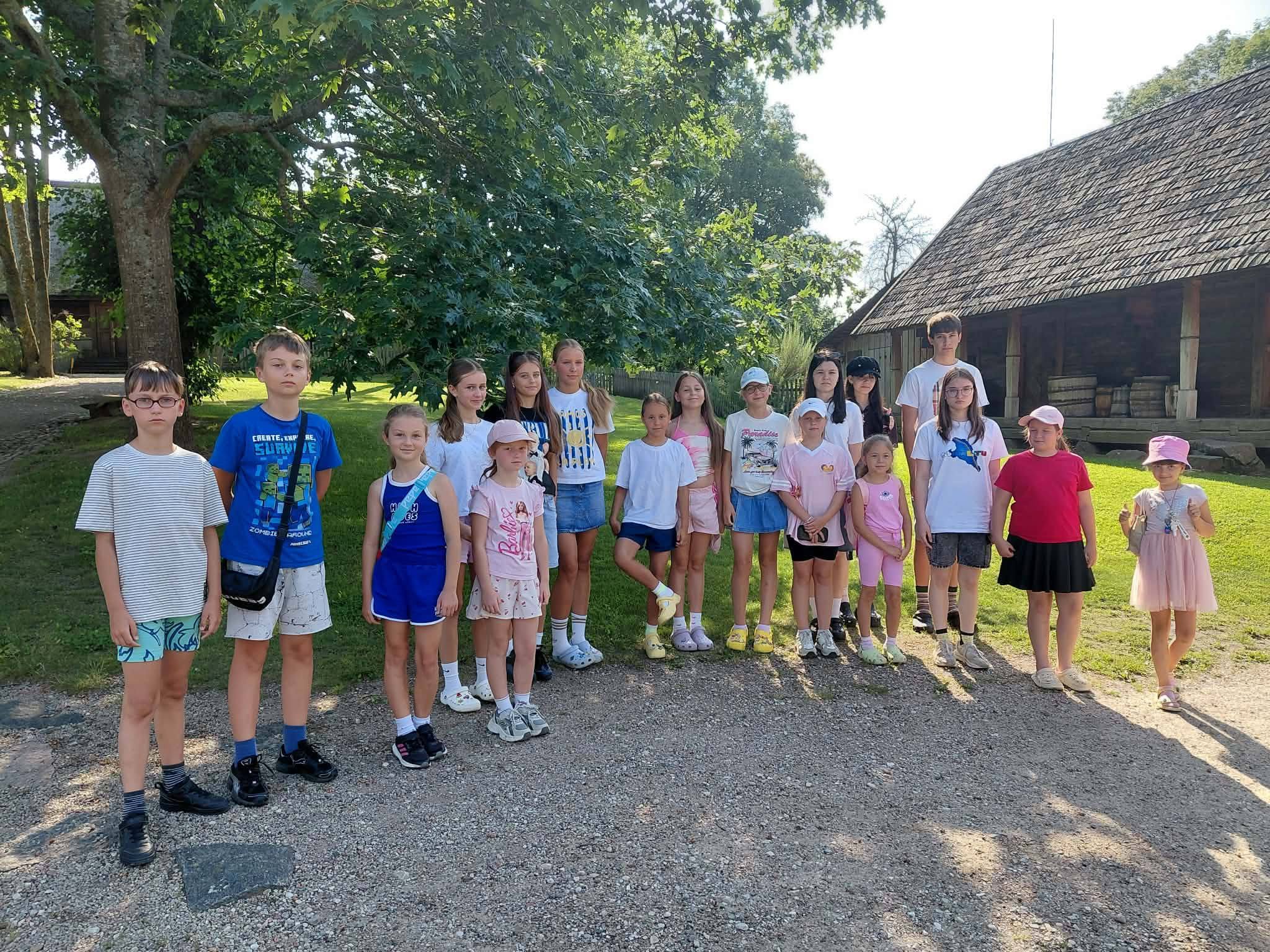 Vasaros stovykla „Pažink, keliauk, draugauk“ penkios dienos, kupinos atradimų